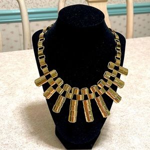 BOUTIQUE GOLD TONE METAL STATEMENT NECKLACE